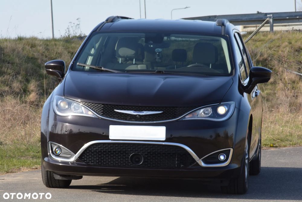 Chrysler Pacifica - 1