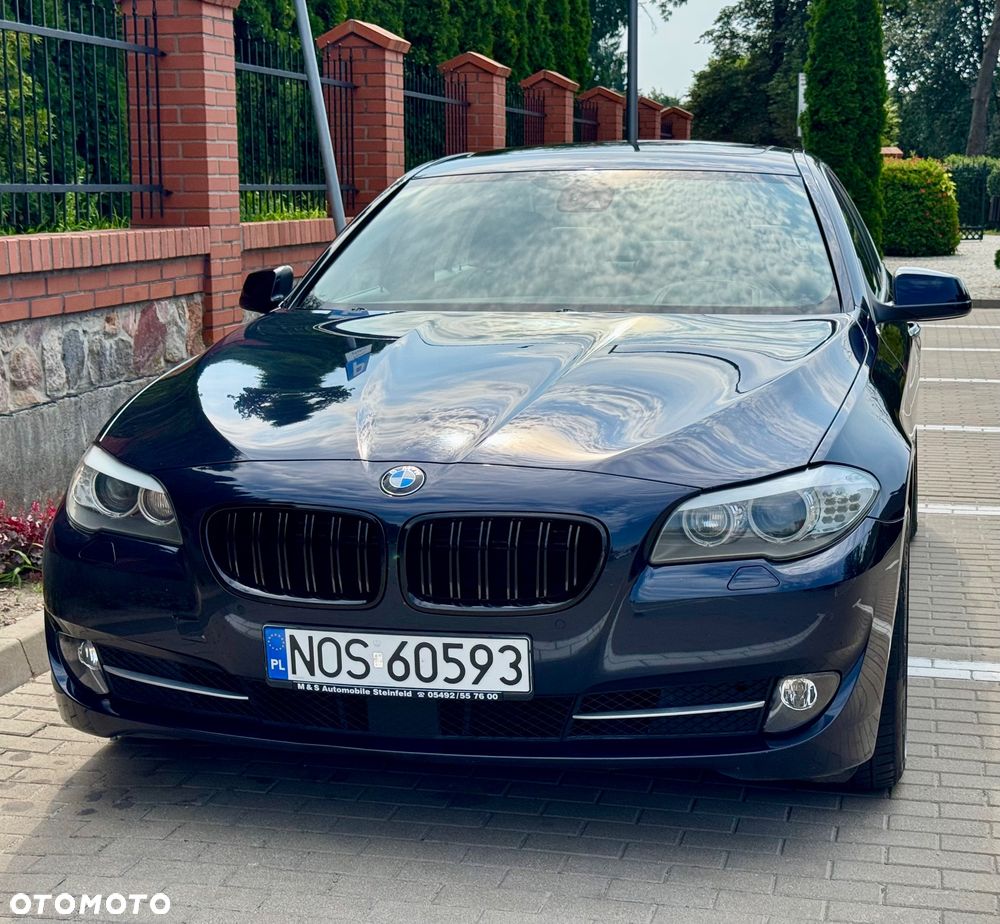 BMW Seria 5 550i Sport-Aut - 25