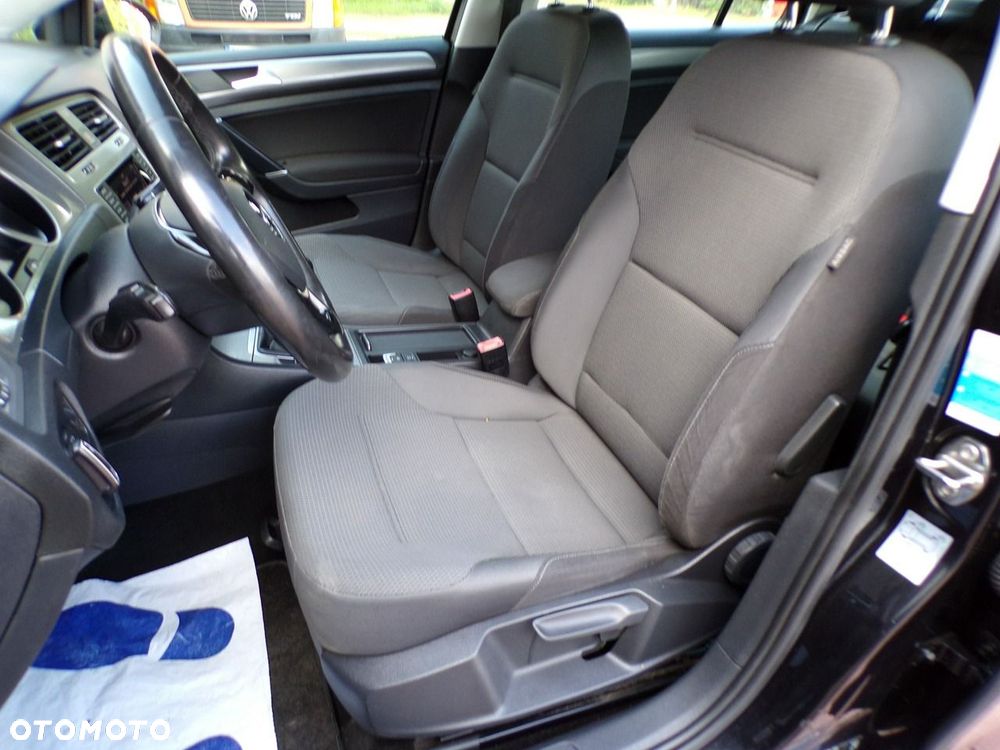 Volkswagen Golf - 21