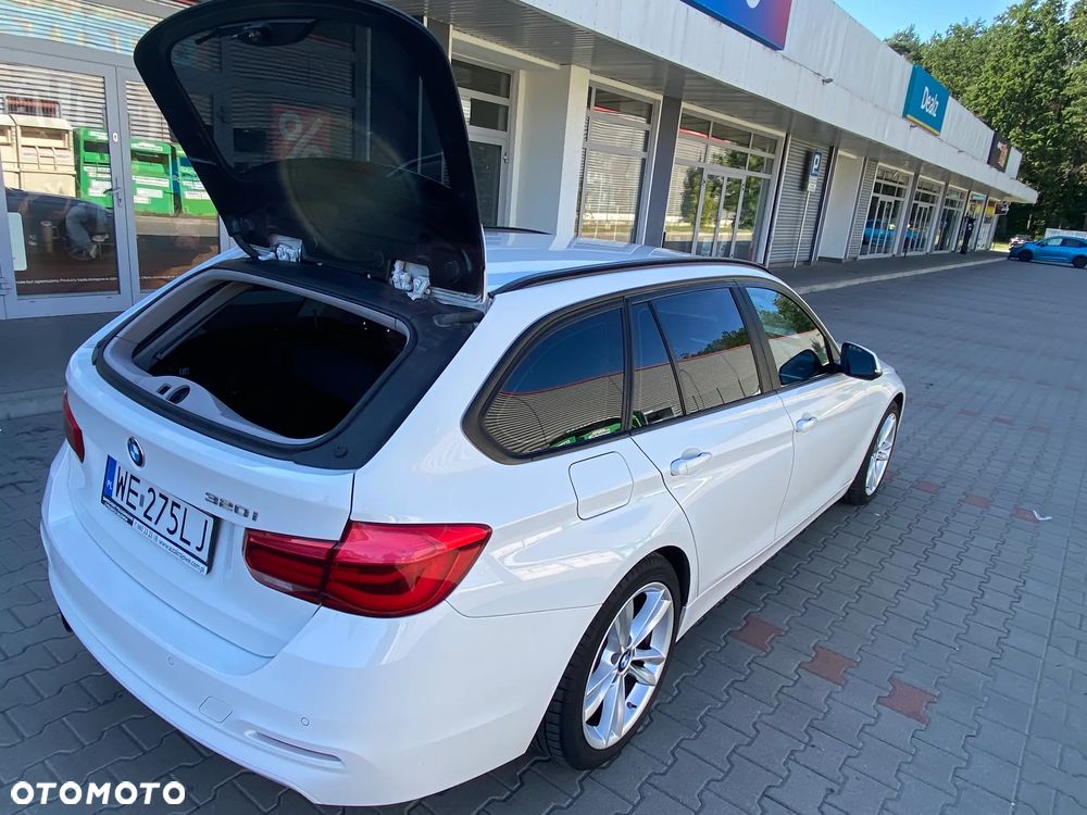 BMW Seria 3 320i - 3