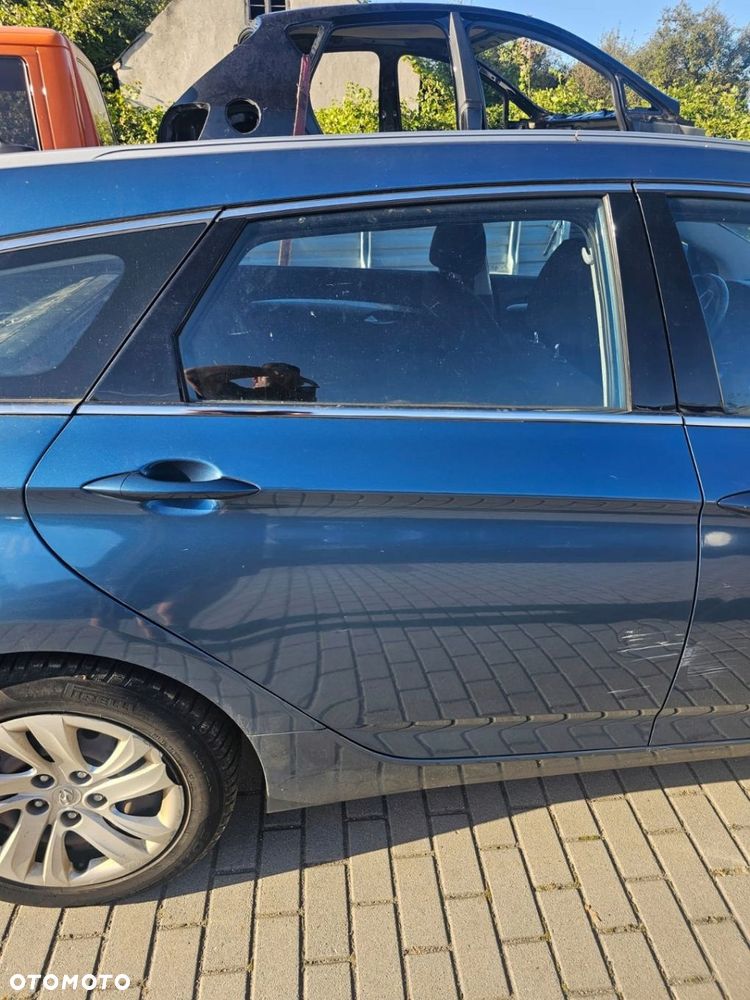Drzwi prawe tylne kompletne Hyundai i40 YU6