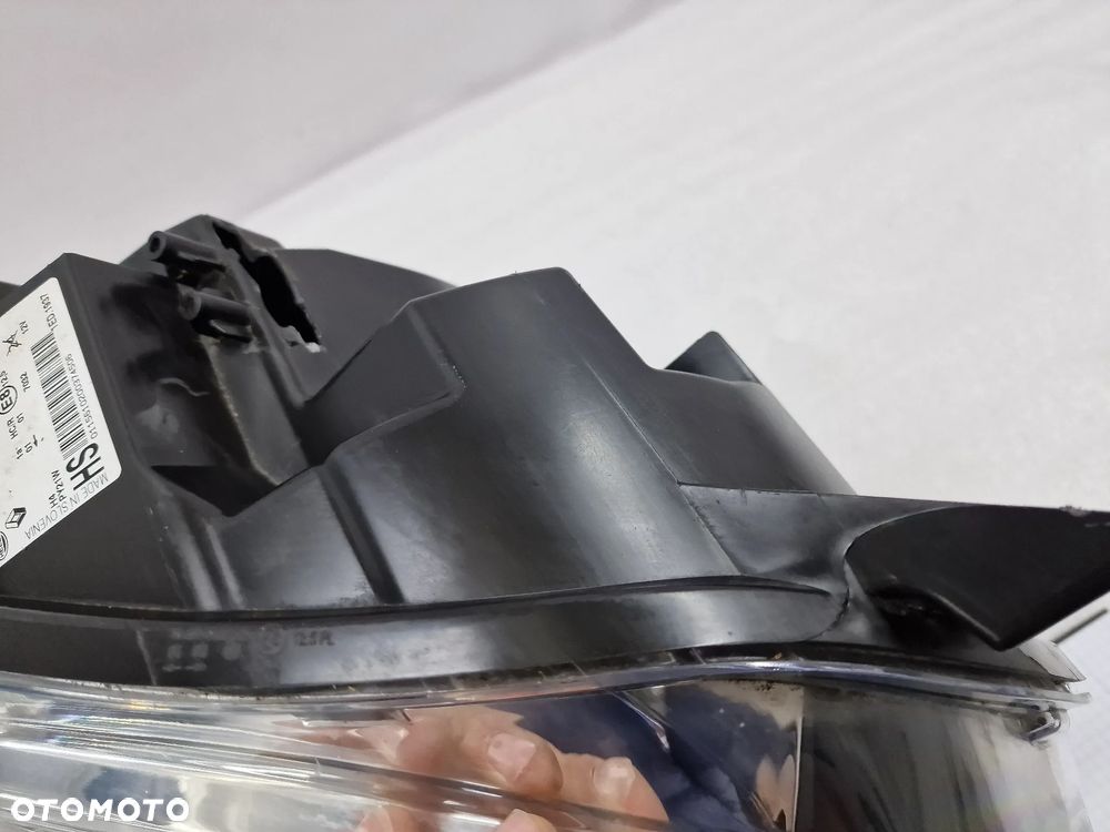 RENAULT TWINGO 3 III 14- PRAWA LAMPA PRZEDNIA PRZÓD , NR 260105419R , NR AUKCJI LA202 - 13