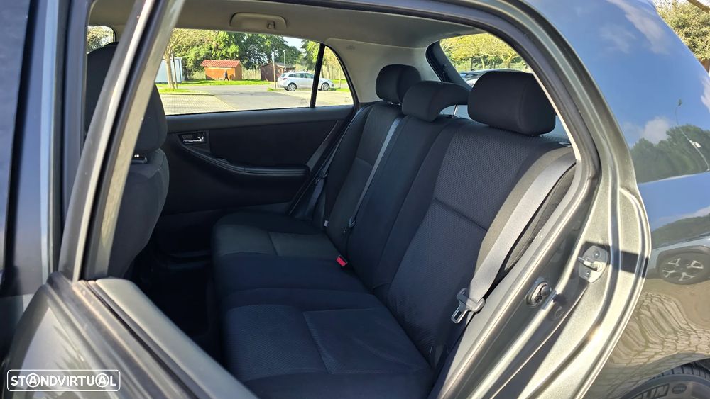 Toyota Corolla 1.4 D-4D Sol - 32