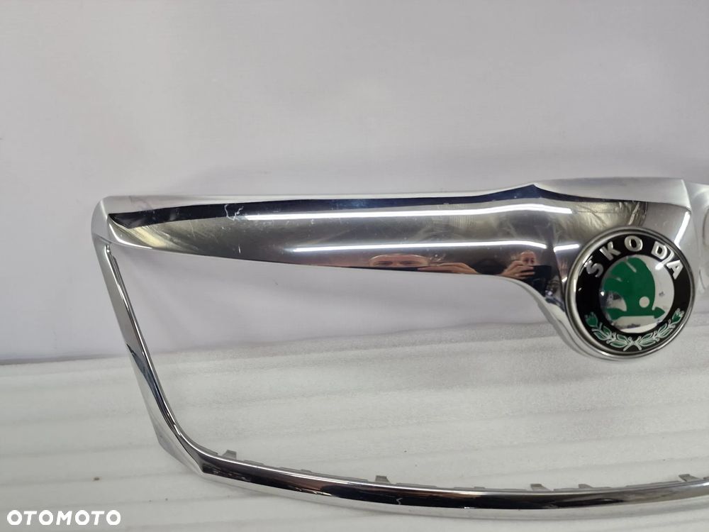 SKODA OCTAVIA II LIFT 1Z0 08- CHROM ATRAPY / GRILLA PRZEDNIEGO PRZÓD , NR 1Z0853661 , NR AUKCJI GR101 - 3