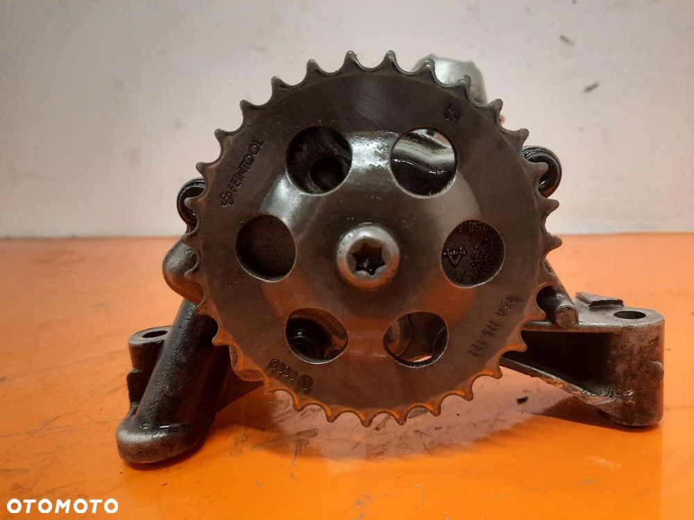 AUDI A4 B6 KOMBI 00-05 POMPA OLEJU 06A115121 AVF - 2