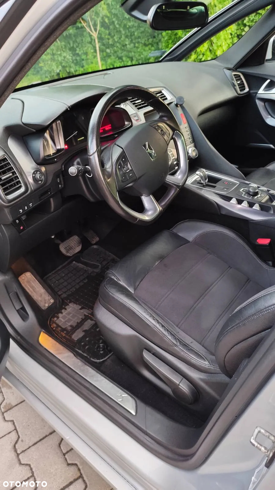 Citroën DS5 1.6 e-HDi Chic MCP - 17