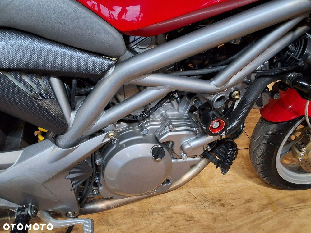 Cagiva Raptor - 9