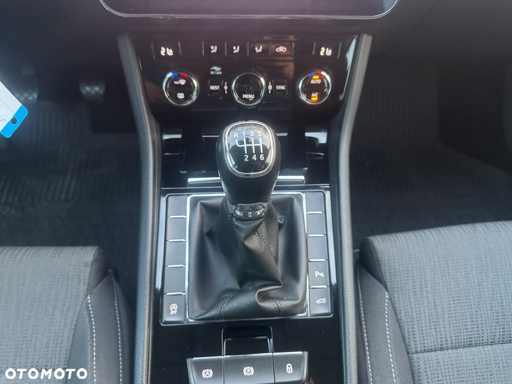 Skoda Superb 1.5 TSI ACT Style - 19