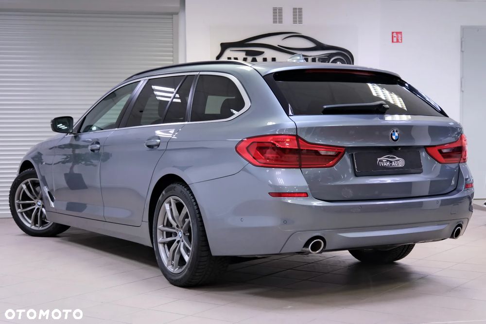 BMW Seria 5 520d Luxury Line sport - 12
