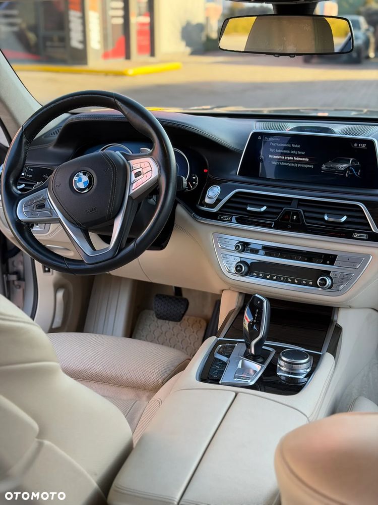 BMW Seria 7 740Li Edition Exclusive - 25