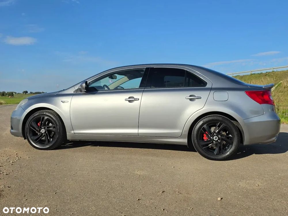 Suzuki Kizashi 2.4 Sport 4WD CVT - 11