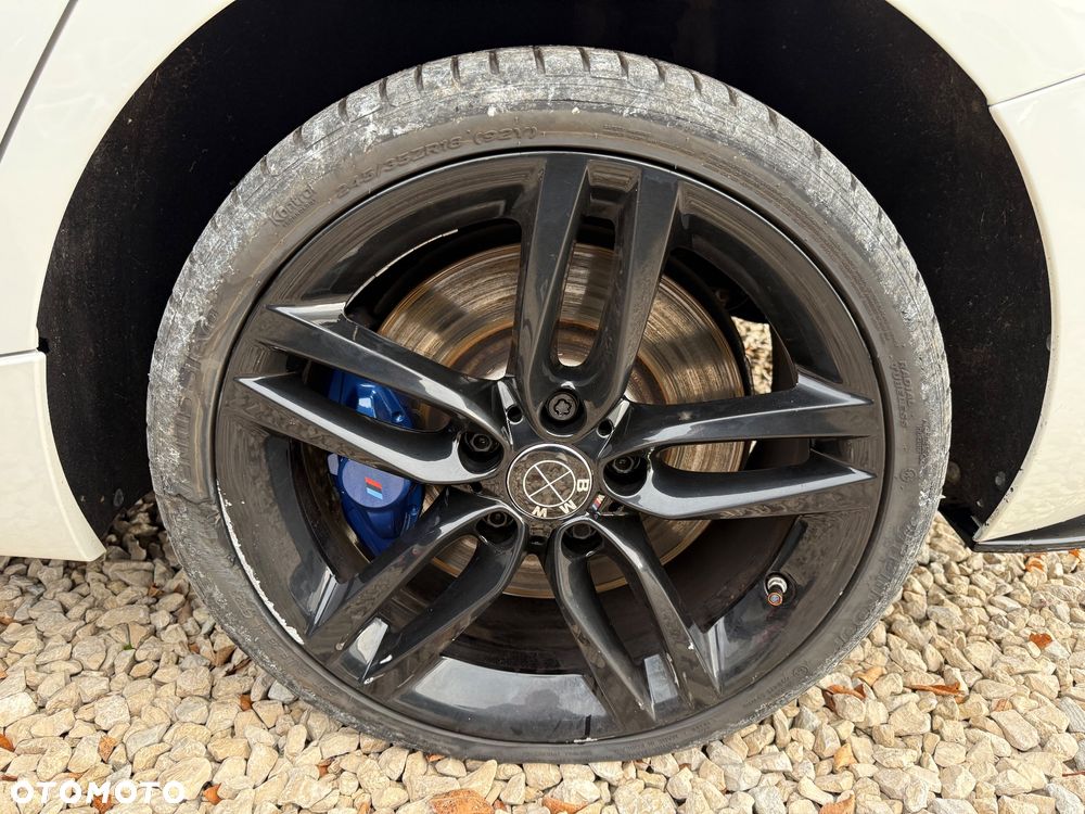 BMW 1M - 24