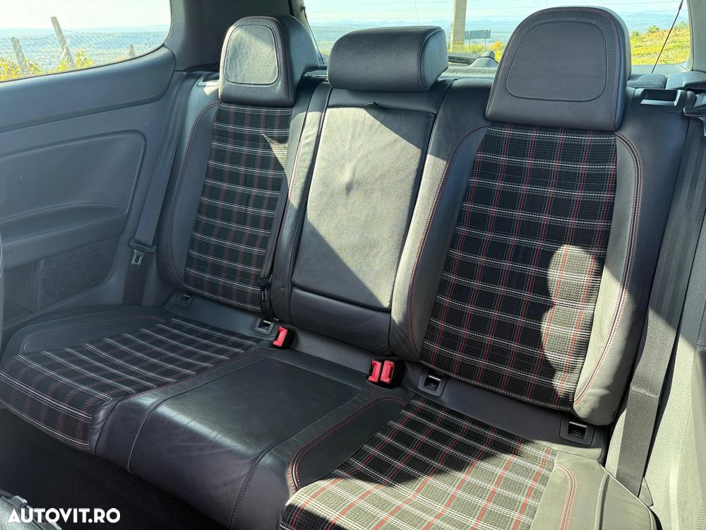 Volkswagen Golf 2.0 FSI DSG GTI 30 Edition - 12