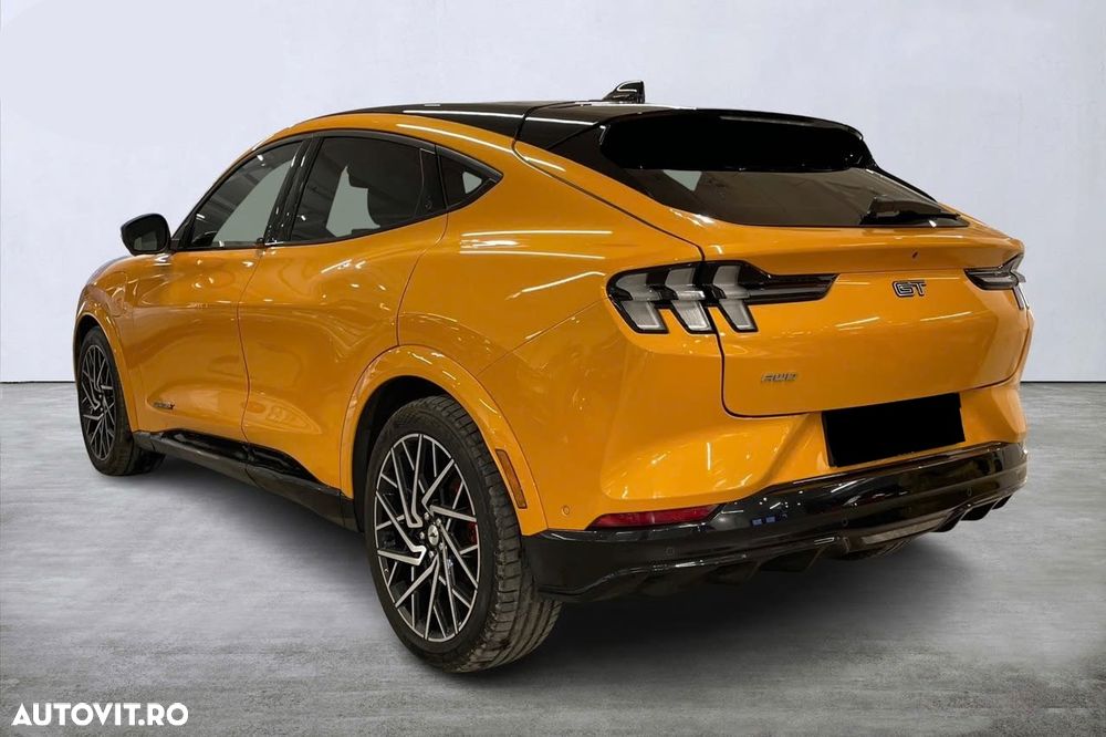 Ford Mustang Mach-E AWD GT - 4
