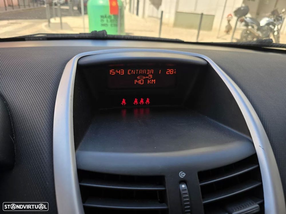 Peugeot 207 1.4 16V Active - 13