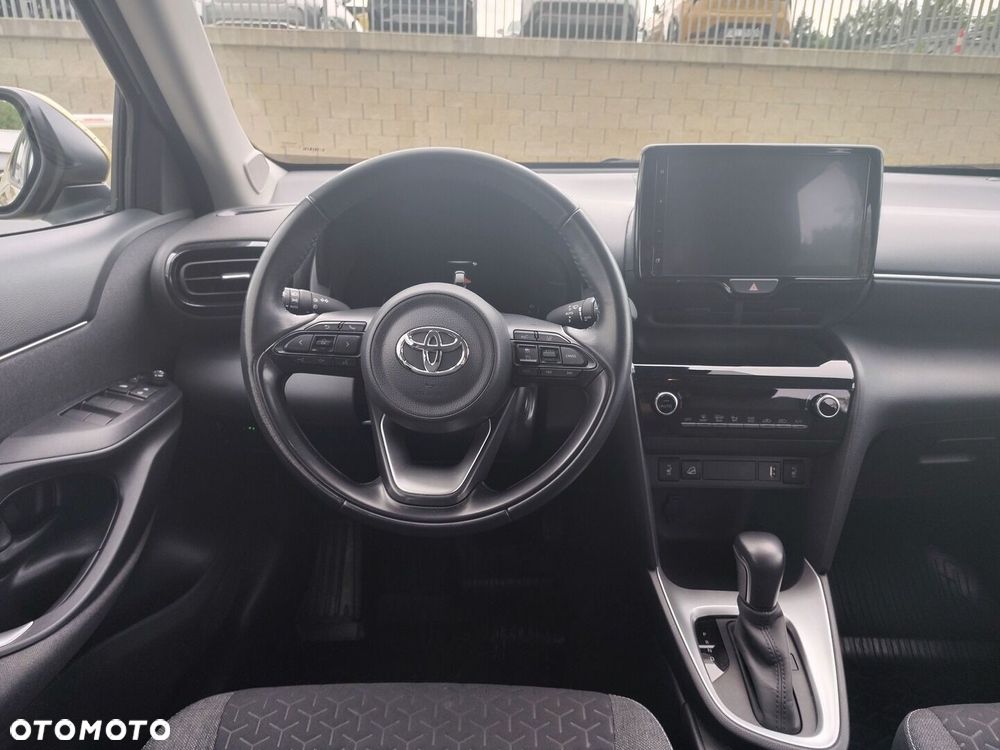 Toyota Yaris Cross Hybrid 1.5 Comfort 4x4 - 13