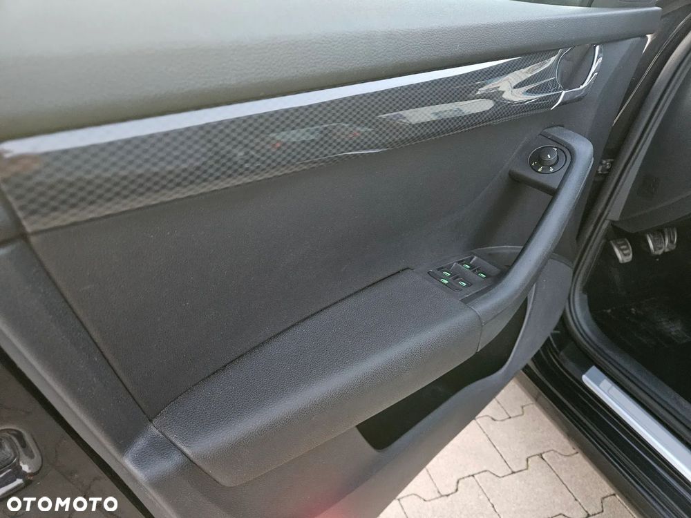 Skoda Octavia 2.0 TDI RS - 18