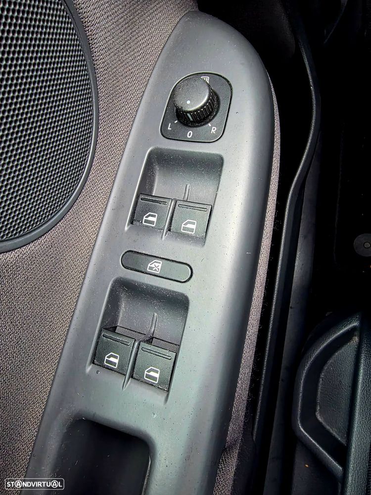 VW Golf Plus 2.0 TDi Confortline - 20