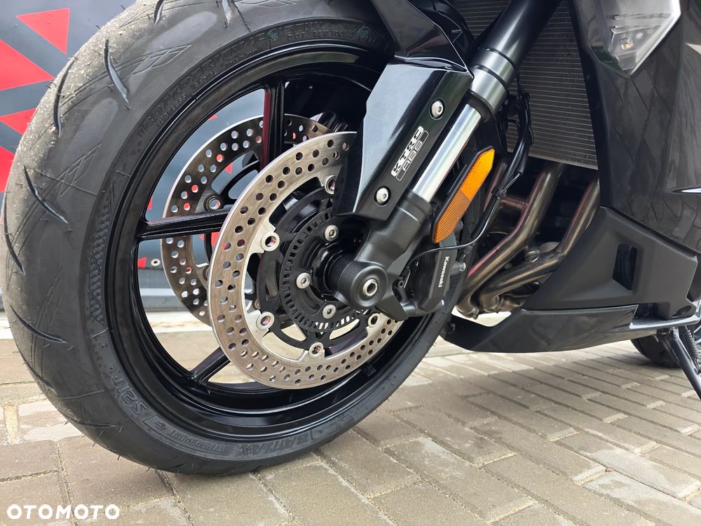 Kawasaki Ninja 1000 SX - 13