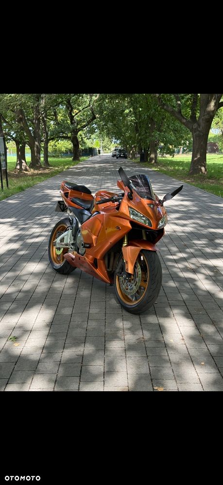 Honda CBR - 1