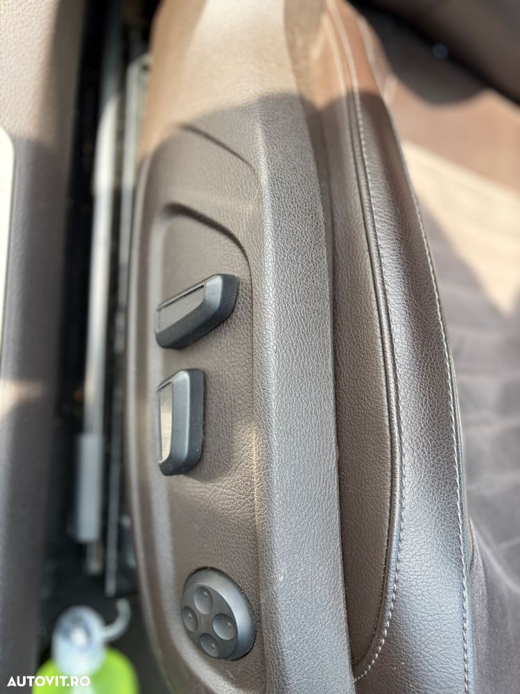 Volkswagen Passat 2.0 TDI BlueMotion Technology DSG Highline - 17