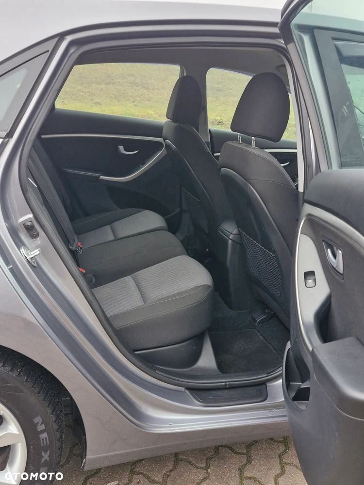 Hyundai i30 1.6 CRDi BlueDrive Premium - 17