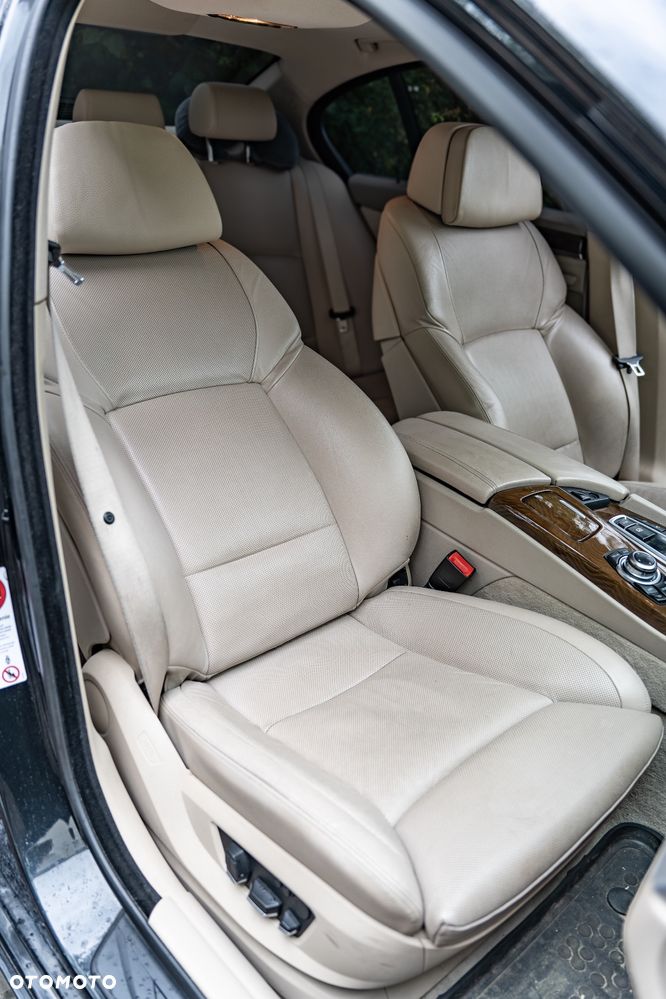 BMW Seria 5 535d xDrive - 15