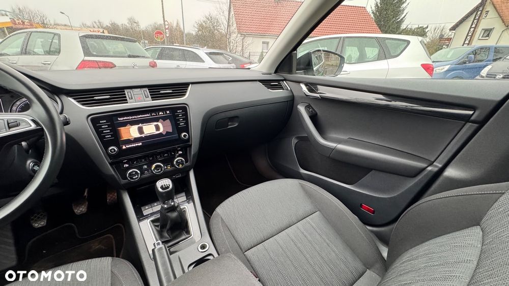 Skoda Octavia 2.0 TDI Style - 12