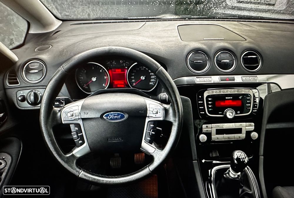 Ford S-Max 2.0 TDCi DPF Titanium - 17