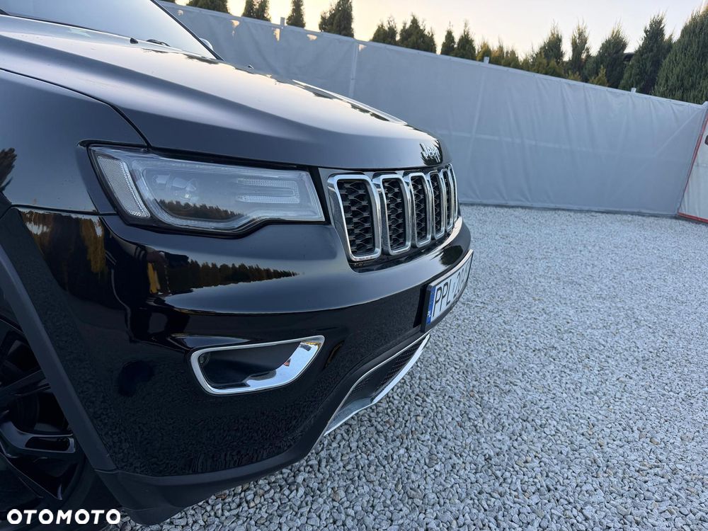 Jeep Grand Cherokee - 16