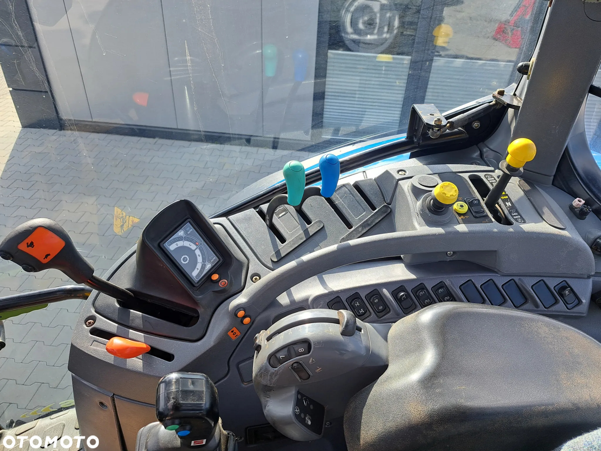 New Holland TS 110A - 11