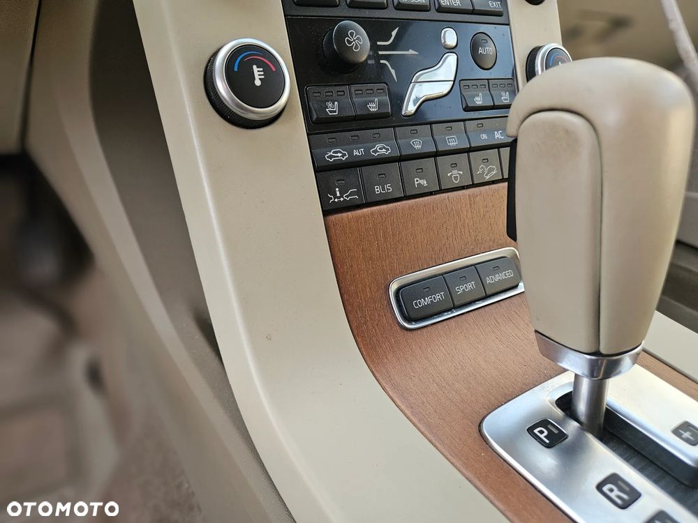Volvo XC 70 - 8