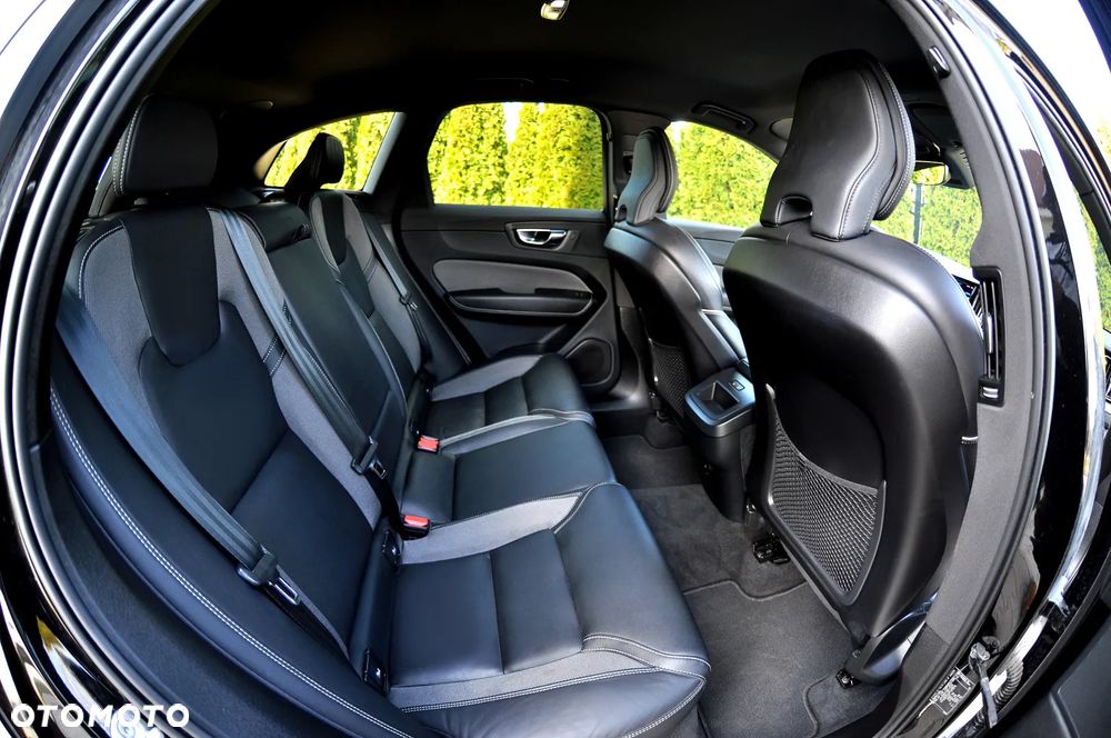 Volvo XC 60 B4 D Ultimate Dark - 18