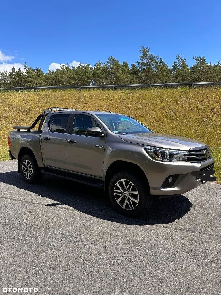 Toyota Hilux - 1