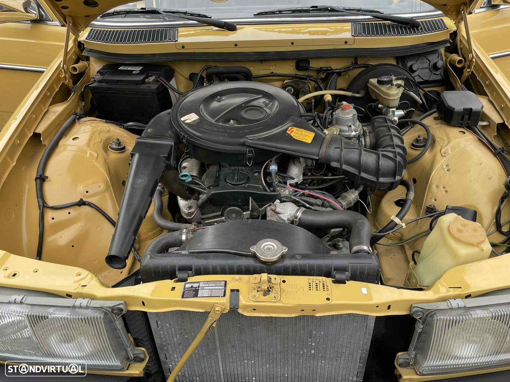 Mercedes-Benz E 200 - 24