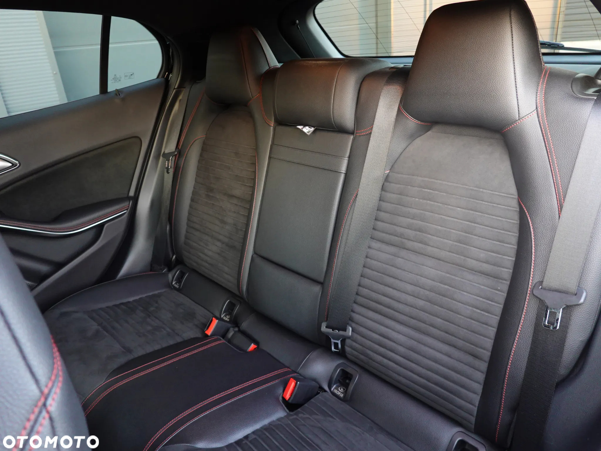 Mercedes-Benz GLA 200 7G-DCT AMG Line - 15