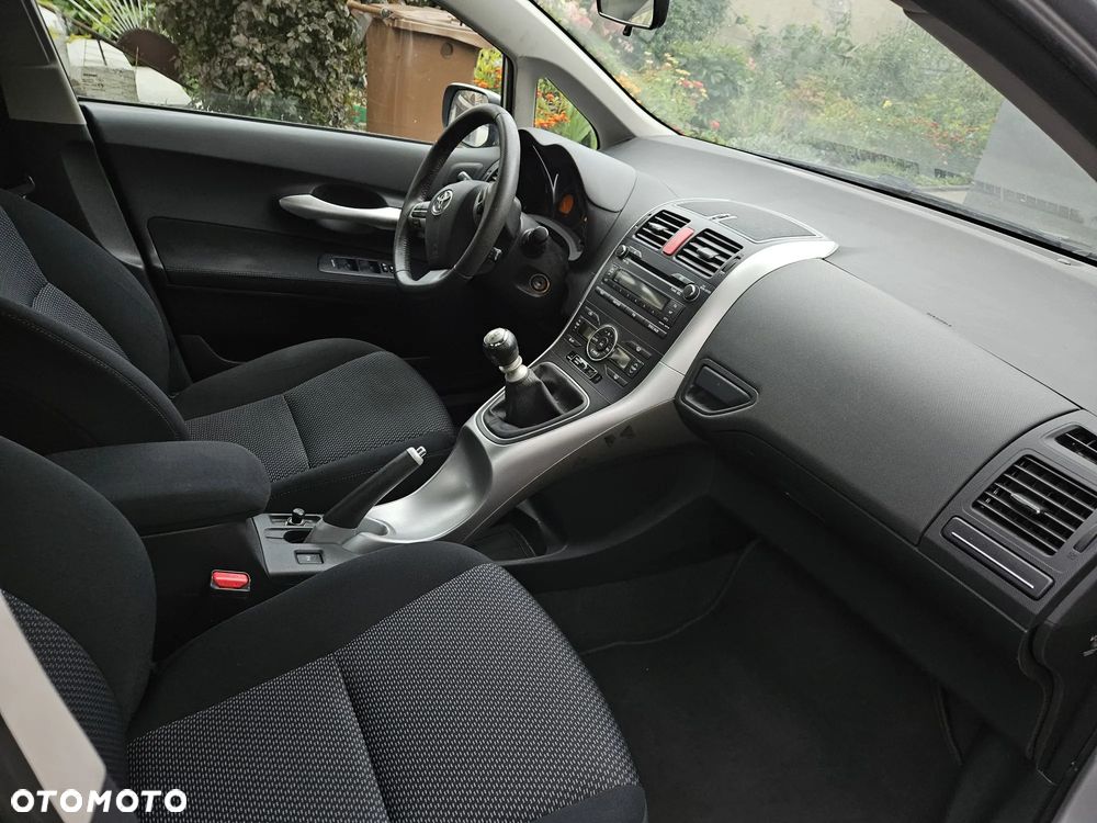 Toyota Auris 1.6 Life+ - 7
