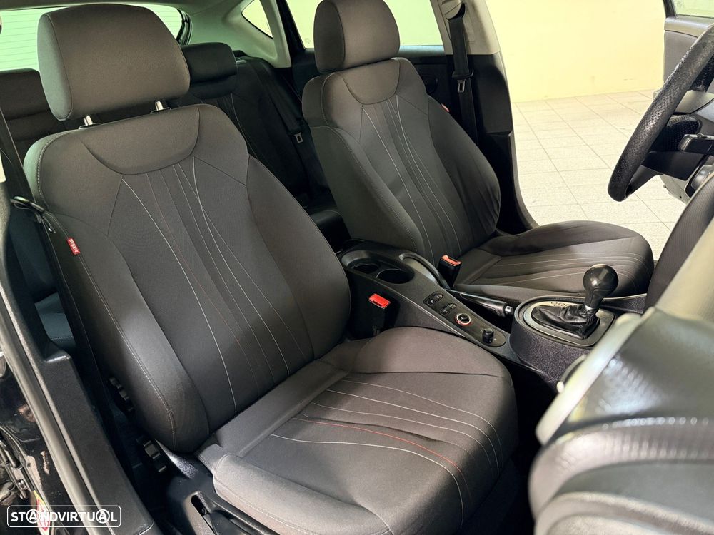 SEAT Leon 1.6 TDI Sport DSG - 4