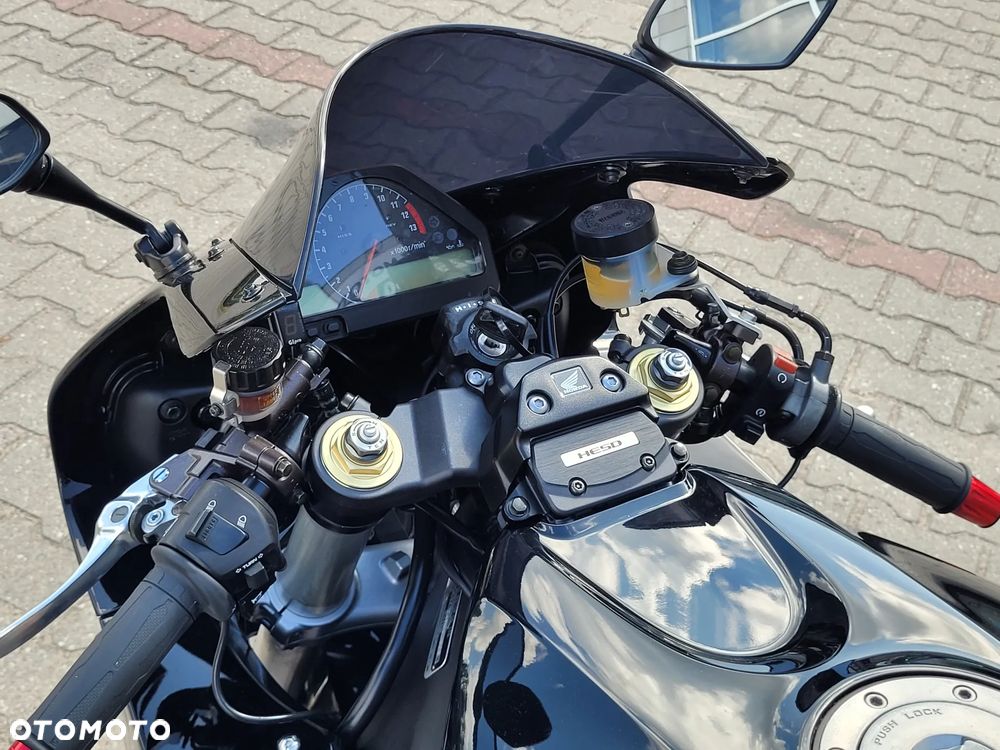 Honda CBR - 11
