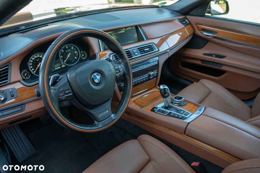 BMW Seria 7 750Ld xDrive - 13