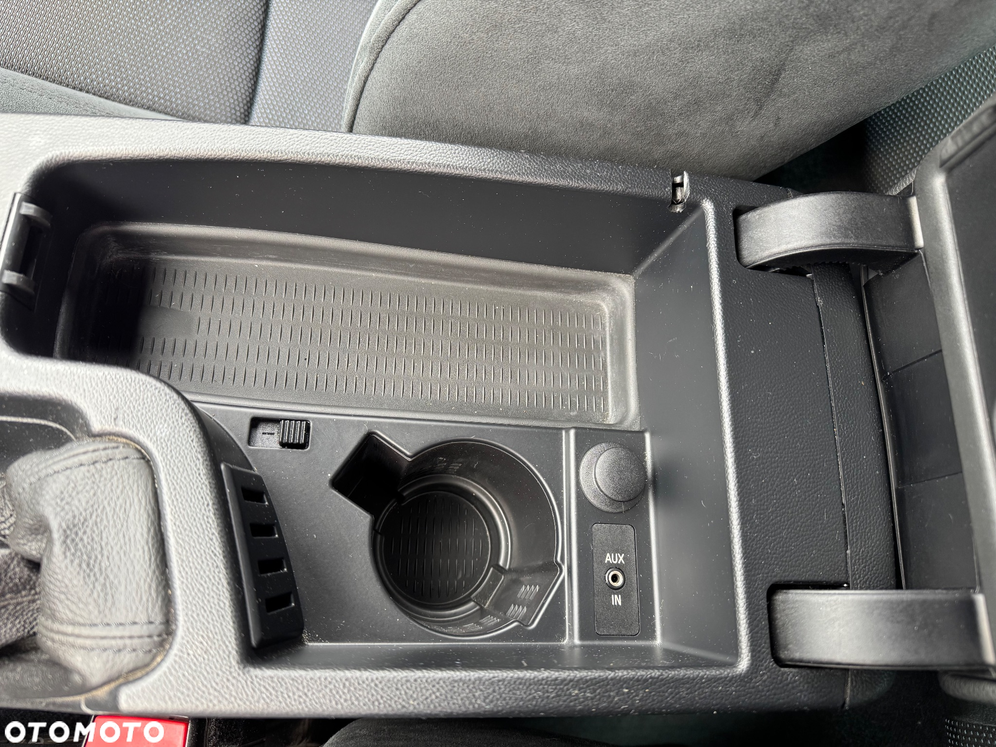 BMW Seria 3 318d - 14