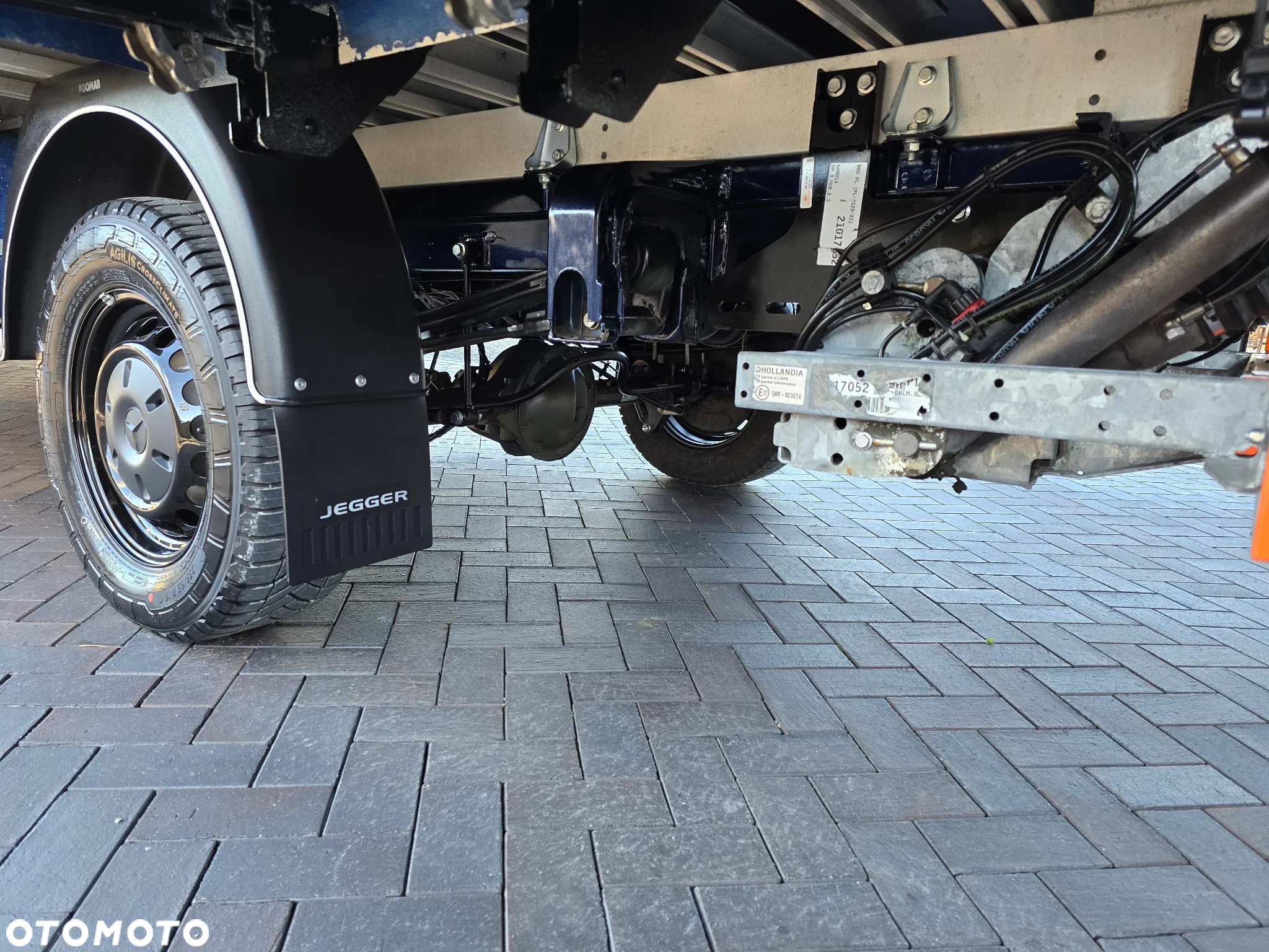 Mercedes-Benz SPRINTER 319 3.0 CDI KONTENER 4,28cmDługi 2,29cmSzero 2,24cmWysok + WINDA 750Kg 42Tyś km SERWIS DO OSTATNIEGO Km ASO MERCEDES-BENZ SALON PL STAN NOWY NOWY NOWY FABRYCZNA GWARANCJA - 26