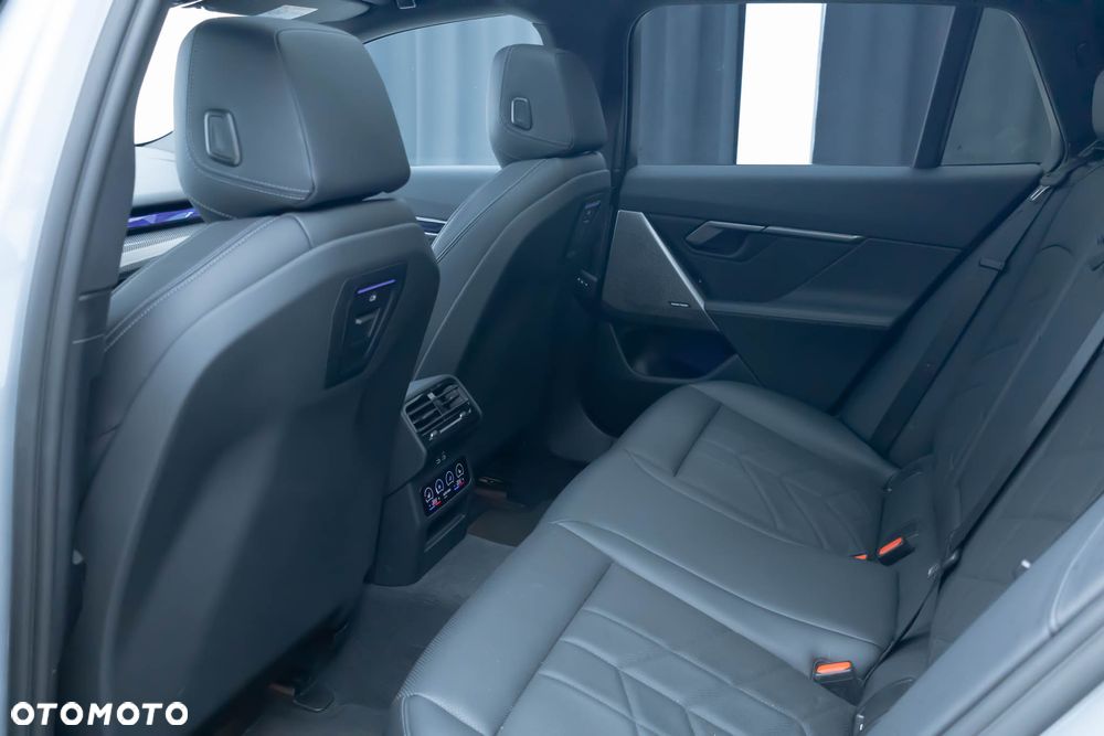 BMW Seria 5 520d xDrive - 34