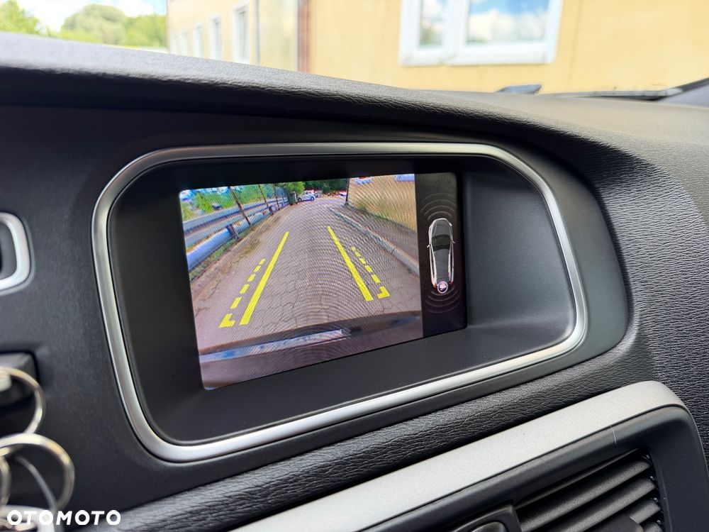 Volvo V40 Cross Country - 25