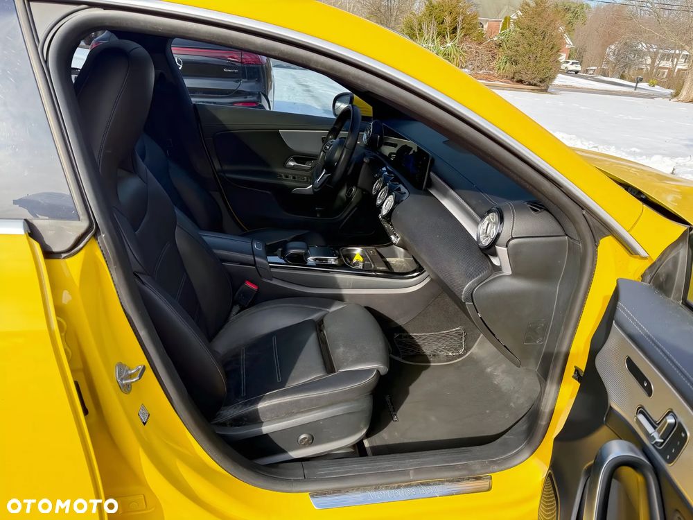 Mercedes-Benz CLA 250 4-Matic AMG Line - 10