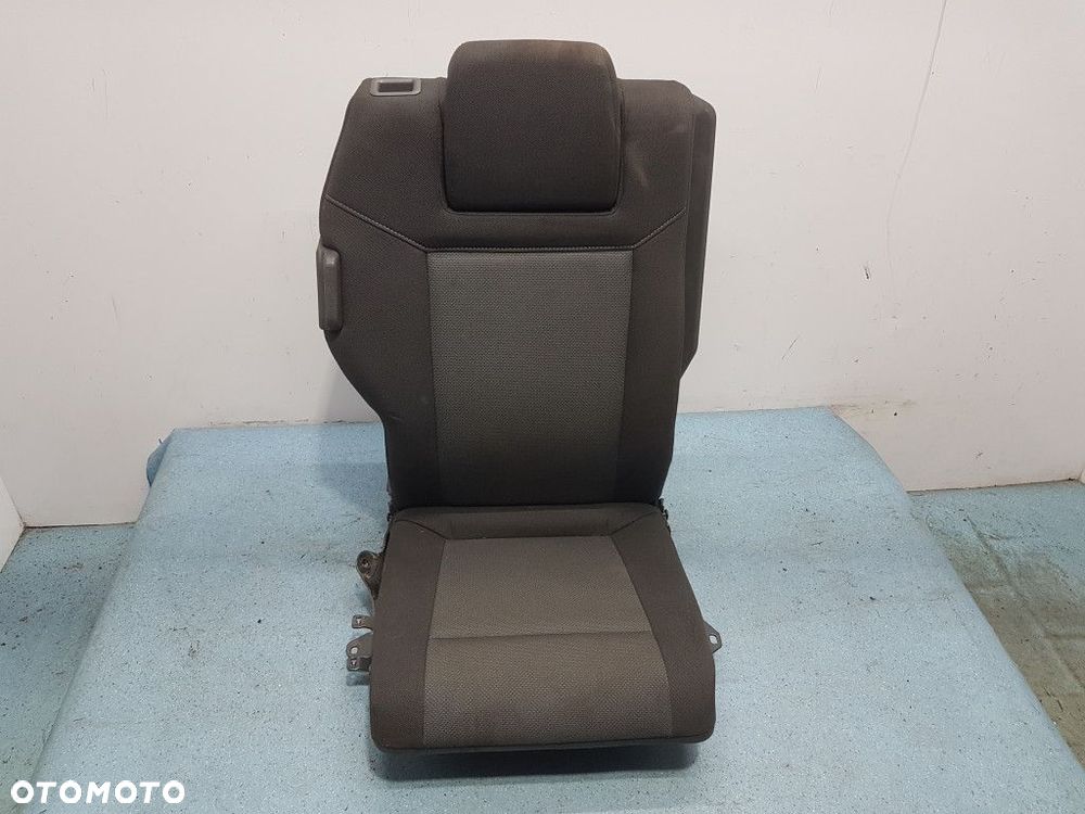 OPEL ZAFIRA B II FOTEL TYŁ 3 RZĄD PRAWY - 1