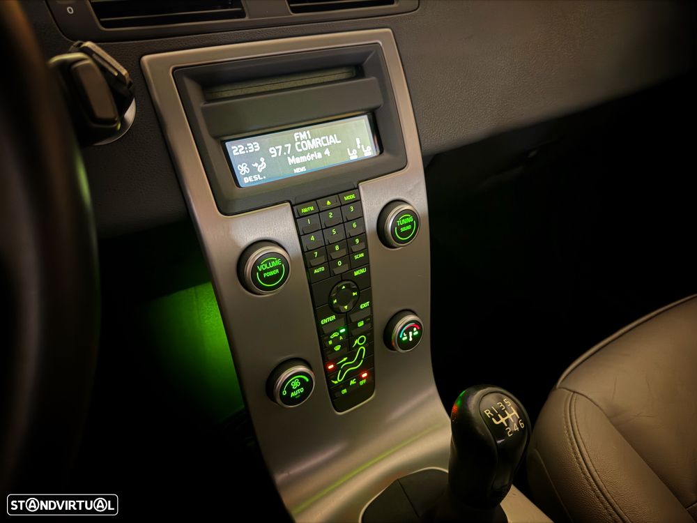 Volvo C70 2.0 D Momentum - 28