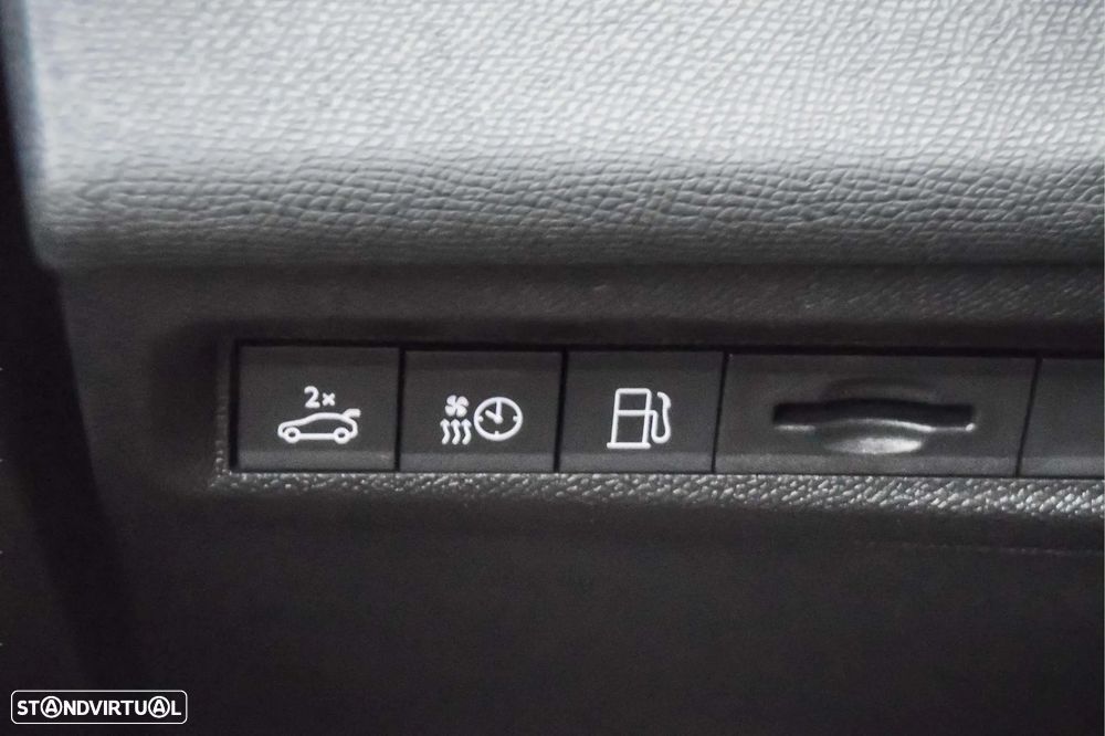 Peugeot 408 1.6 Hybrid GT e-EAT8 - 18