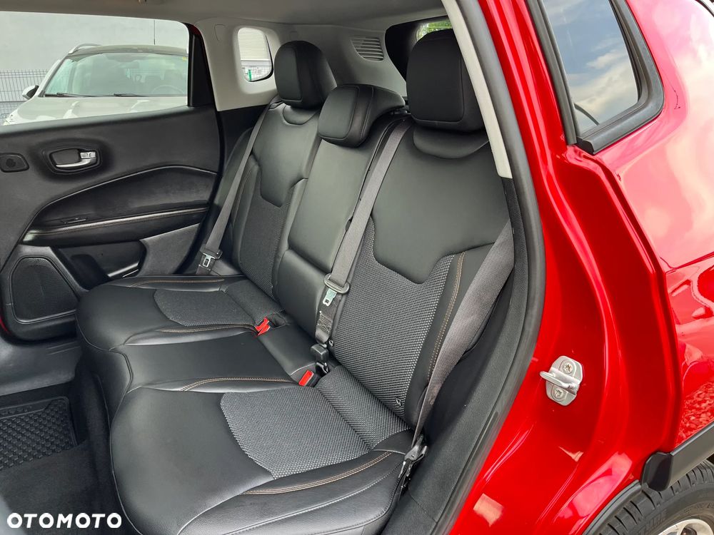 Jeep Compass - 30