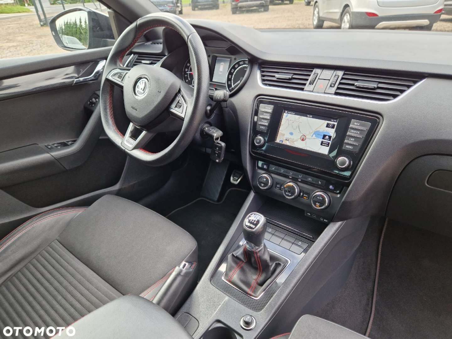 Skoda Octavia Combi 2.0 TDI RS - 24